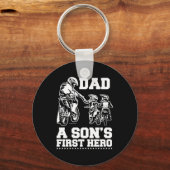 バイクもしくは自転車に乗る人パパ父二キッズソンモトクロスモトクロス キーホルダー (正面)