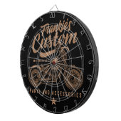 バイクもしくは自転車に乗る人パーソナライズされたカスタムボバーオートバイガレージ ダーツボード (正面右)