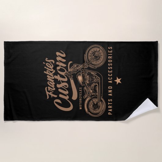 バイクもしくは自転車に乗る人パーソナライズされたカスタムボバーオートバイガレージ ビーチタオル (正面)