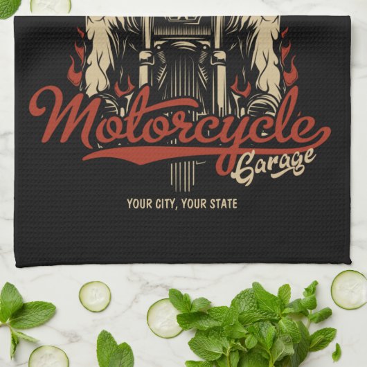 バイクもしくは自転車に乗る人パーソナライズされたスケルトンオートバイショップガレージ キッチンタオル (折り畳み)