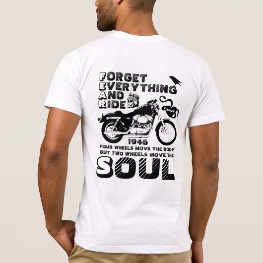 バイクもしくは自転車に乗る人パーソナライズされたソウル誕生日 Tシャツ (裏面)