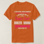 バイクもしくは自転車に乗る人ママのためのMotherx27s日すごいギフト Tシャツ (デザイン正面)