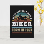 バイクもしくは自転車に乗る人1964 60生まれth誕生日バイクのギフトパパ カード (黄色い花)