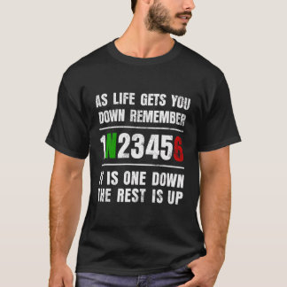 バイクもしくは自転車に乗る人1N23456ギア1ダウン6アップバイク Tシャツ