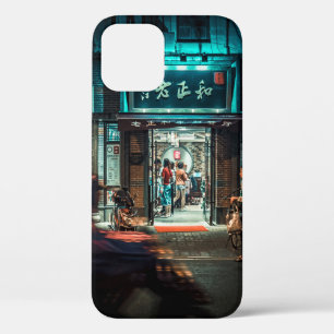 バイクや夜通しの人々 iPhone 12ケース