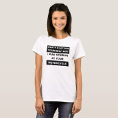バイクを眺める面白いTシャツ Tシャツ (正面フル)