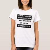 バイクを眺める面白いTシャツ Tシャツ (正面)