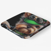 バイクセントパトリックの日を運転するバイワーテリア犬 ペーパープレート (傾斜あり)