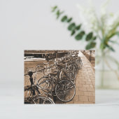 バイクパーキング – 11月アムステルダムSEPIA ポストカード (スタンド正面)