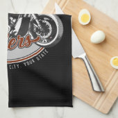 バイクパーソナライズされたレジェンダリーライダーバイクもしくは自転車に乗る人名 キッチンタオル (四つ折り)