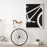 バイクフロントブラックとホワイトシルエット ポスター<br><div class="desc">このコンテンポラリースタイルポスターは、黒い背景にオーバーサイズの白い自転車のフロントシルエットを備え、幾何学的な外観を作り出しモダンている。背景色は、の「編集デザイン」でクリック簡単に変更できる。このプリントは白いフレーム(含まれていない)で表示される。</div>