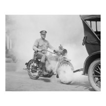 バイク巡査1923年。ヴィンテージ写真
