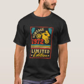 バイク50th誕生日メンズヴィンテージ1972バイクもしくは自転車に乗る人モ tシャツ (正面)