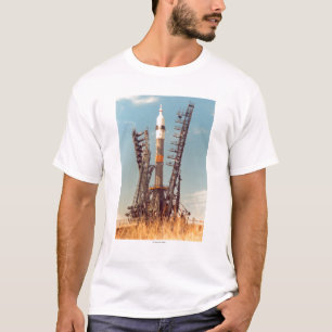 バイコヌールのSoyuzの宇宙船の取付け Tシャツ