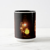 バイゴーエラアンティーク油ランプコーヒーマグ15オズ。 ツートーンマグカップ (中央)