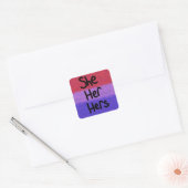 バイセクシャル she/her 代名詞 ステッカー (封筒)