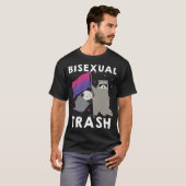 バイセクシュアルゴミゲイプライドレインボーLGBTラクーンポス Tシャツ (正面フル)
