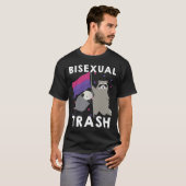 バイセクシュアルゴミゲイプライドレインボーLGBTラクーンポス Tシャツ (正面フル)