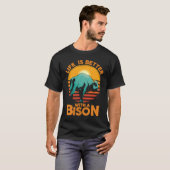バイソンとふわふわ牛 バッファローウィスパラー Tシャツ (正面フル)