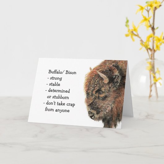 バイソンのバッファローのトーテム、動物ガイドのおもしろいな誕生日 カード (黄色い花)