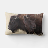バイソンの友情 ランバークッション (裏面)