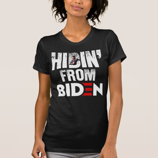 バイデン氏政治ユーモアプロトランプおもしろいGifからのHidin Tシャツ (正面)