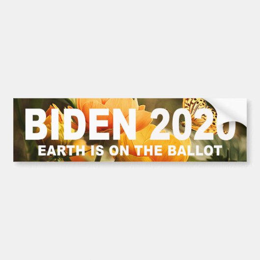 バイデン氏2020地球が投票中 バンパーステッカー (正面)