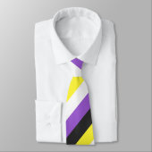 バイナリ以外のストライプ文字 ネクタイ (タイ)