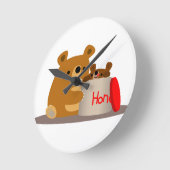 バイバイハニー!かわいい漫画の熊の壁掛け時計 ラウンド壁時計 (傾斜)