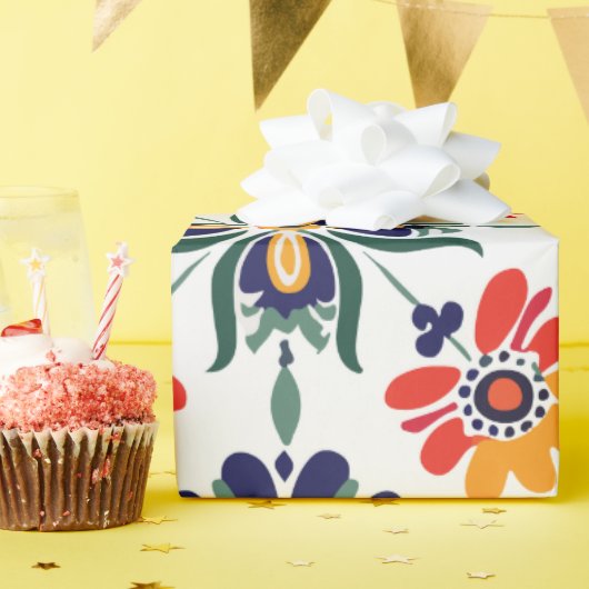 バイブラントなスカンジナビアの民族風の花柄の包装 ラッピングペーパー (誕生日パーティー)