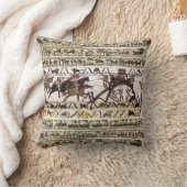 バイユータペストリーのダイナンの包囲攻撃、城への攻撃 クッション (ブランケット)