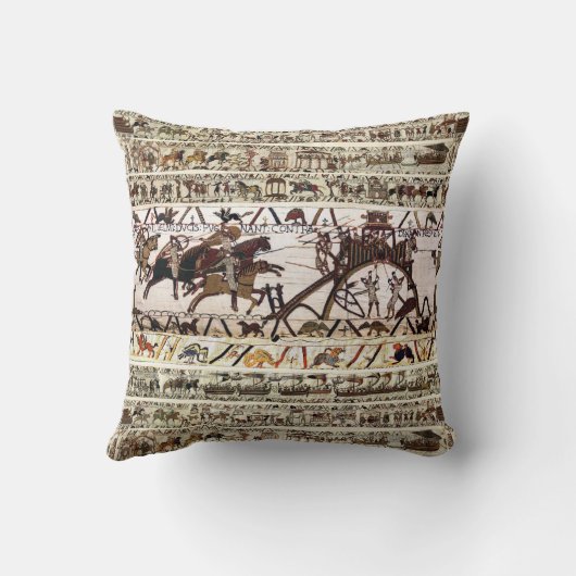 バイユータペストリーのダイナンの包囲攻撃、城への攻撃 クッション (裏面)