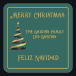 バイリンガルFeliz Navidad Christmas Green Golden スクエアシール<br><div class="desc">バイリンガルグリーンとゴールデンスクエアのステッカー： "Merry Christmas"と"Feliz Navidad"カスタマイズ可能で、家族の名前。このクリスマスにあなたの愛する人に与えあなたのプレゼントを入れる美しいシール。</div>
