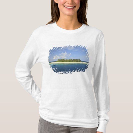バウガゲッロ島、サウス・フヴァドゥ環礁、 Tシャツ (正面)