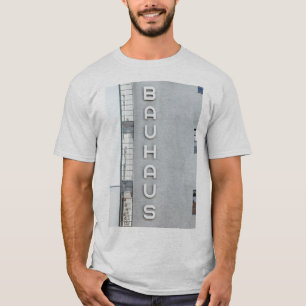 バウハウスの建物 Tシャツ