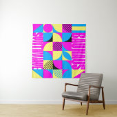 バウハウスSynthwave #1 (明るい赤紫色/マゼンタ – ブルー) タペストリー (インサイチュ(横))