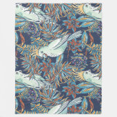 バギー熱帯雨林の花々葉の青い背景 フリースブランケット (正面)