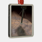 バクテリオファージの現実的なイラストレーション メタルオーナメント (右)