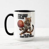 バクールスボールが遊好きの猫 マグカップ (左)