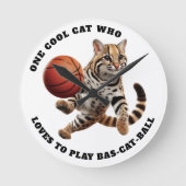 バクールスボールが遊好きの猫 ラウンド壁時計 (正面)