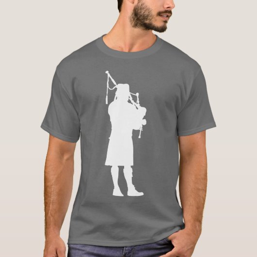 バグパイパー 音楽 ミュージシャン スコットランド スコットランド人 スコッツマン 男性 Tシャツ (正面)