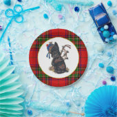 バグパイプを演奏しているかわいいスコッチテリア ペーパープレート (パーティー)