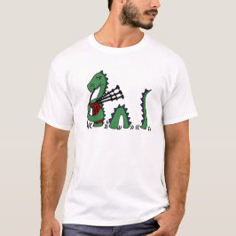 バグパイプを演奏しているネス湖おもしろいなモンスター Tシャツ