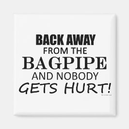 バグ遠くにパイプから戻る マグネット