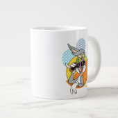 バグBUNNY™シンガポール休暇グラフィック ジャンボコーヒーマグカップ (正面右)