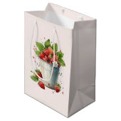 バケットで摘んだ新鮮なイチゴ ミディアムペーパーバッグ (正面アングル)