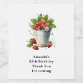 バケットで摘んだ新鮮なイチゴ ワインラベル (シングルラベル)