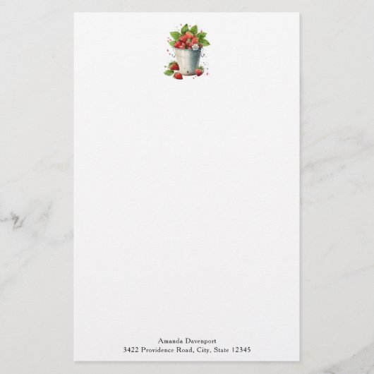 バケットで摘んだ新鮮なイチゴ 便箋 (正面)