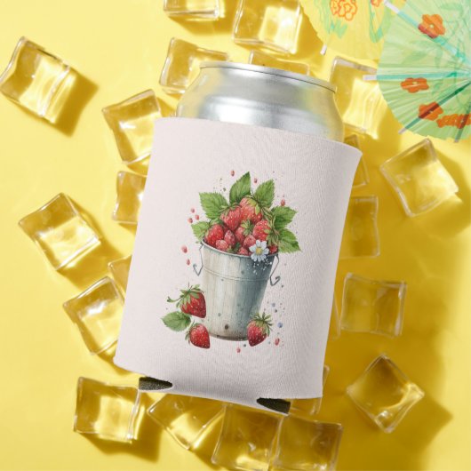 バケットで摘んだ新鮮なイチゴ 缶クーラー (インサイチュ 夏)