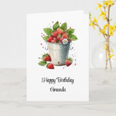 バケット内のイチゴ誕生日 カード (黄色い花)